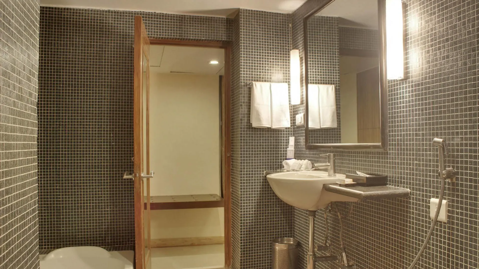 ​Justa Gurgaon Hotel