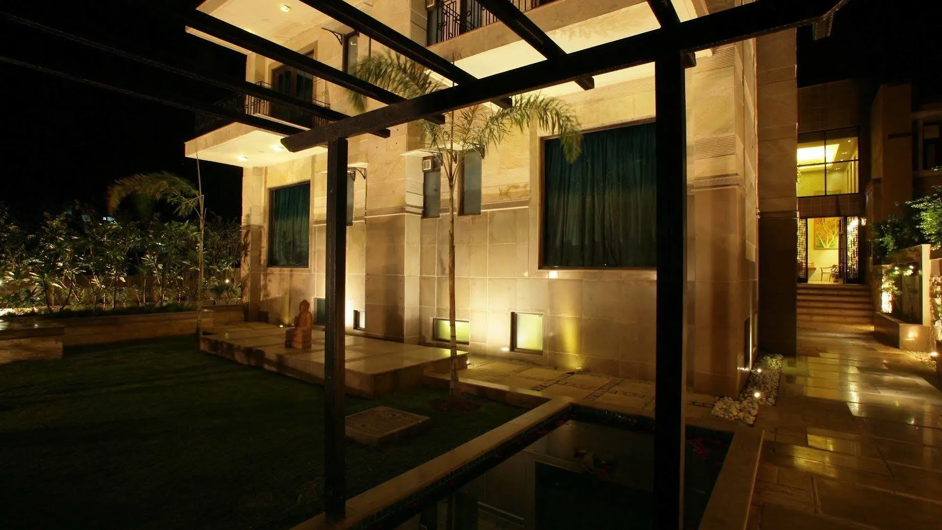 ​Justa Gurgaon Hotel 4*,